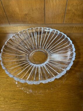 Clear Glass Serving Platter - Elegant Radial Design
